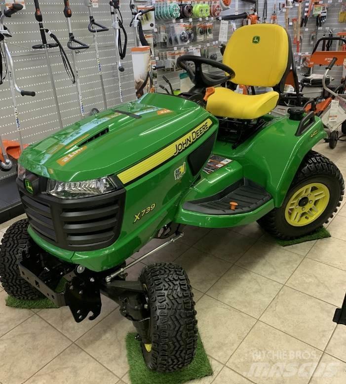 John Deere X739 Kompakttraktorer