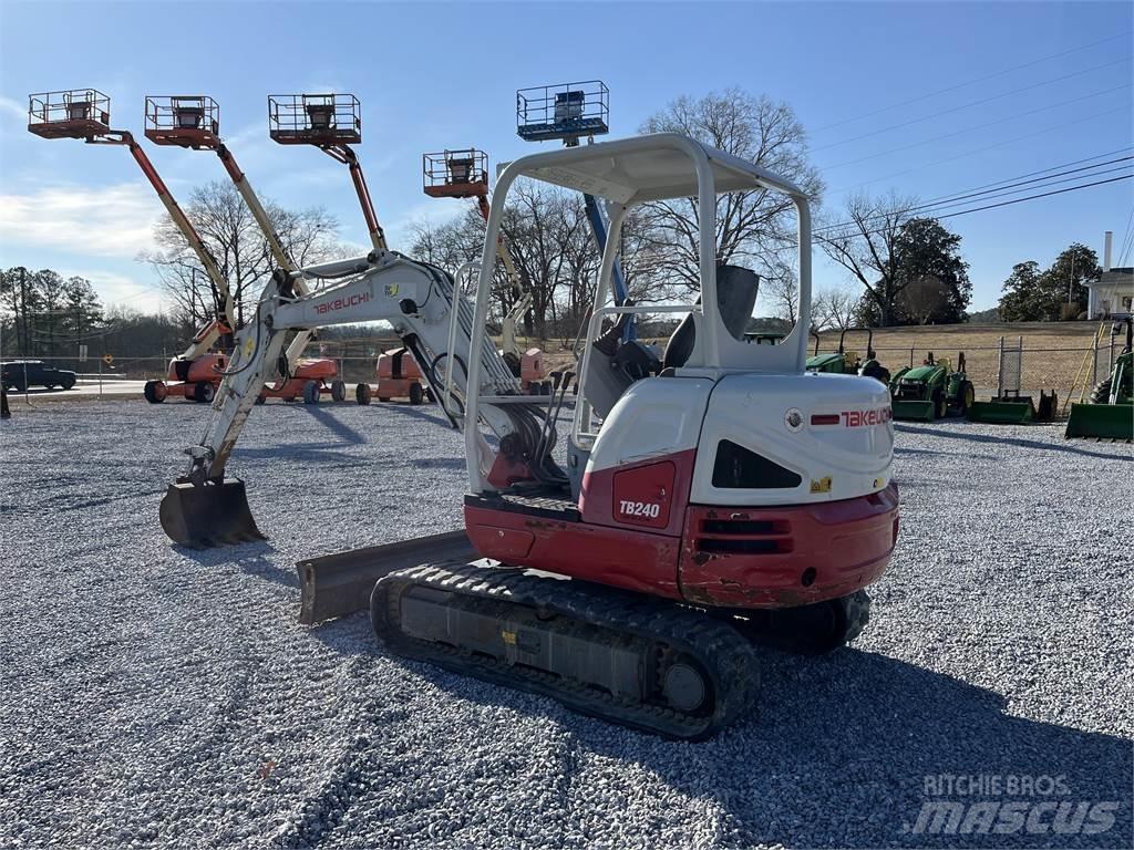 Takeuchi TB240 Minigrävare < 7t