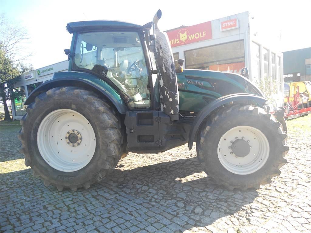 Valtra T174 Traktorer