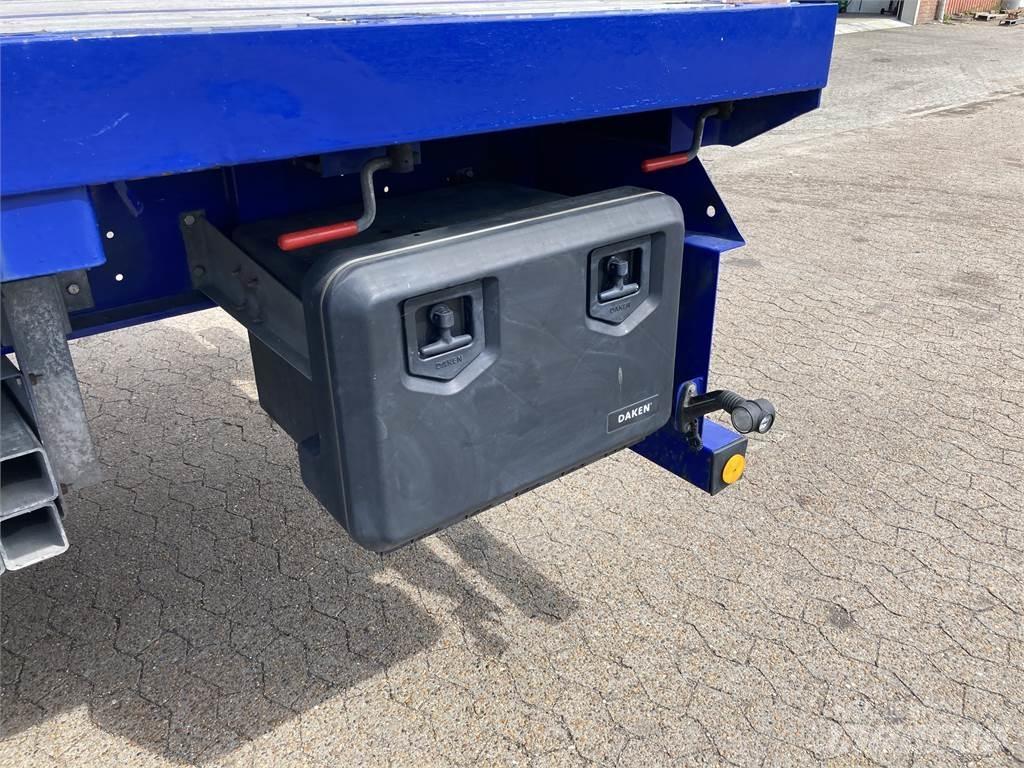 Dennison  Flaktrailer