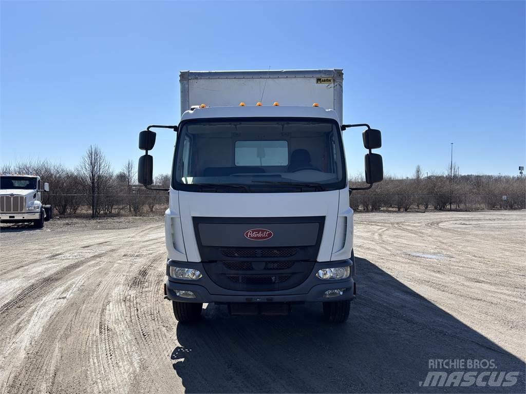 Peterbilt 220 Skåpbilar