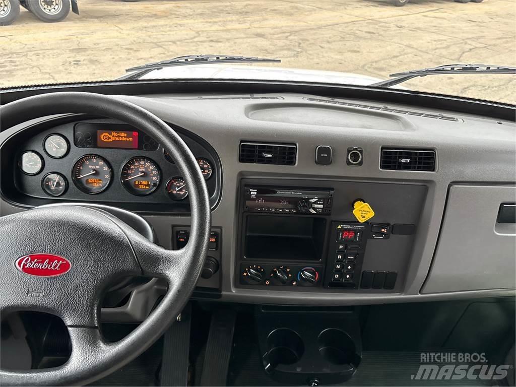 Peterbilt 337 Skåpbilar