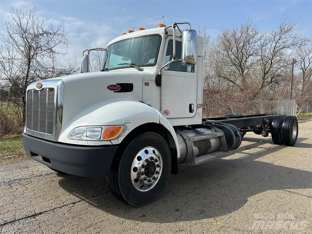 Peterbilt 337 Chassier