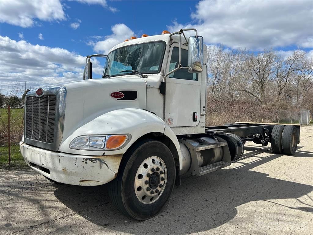 Peterbilt 337 Chassier