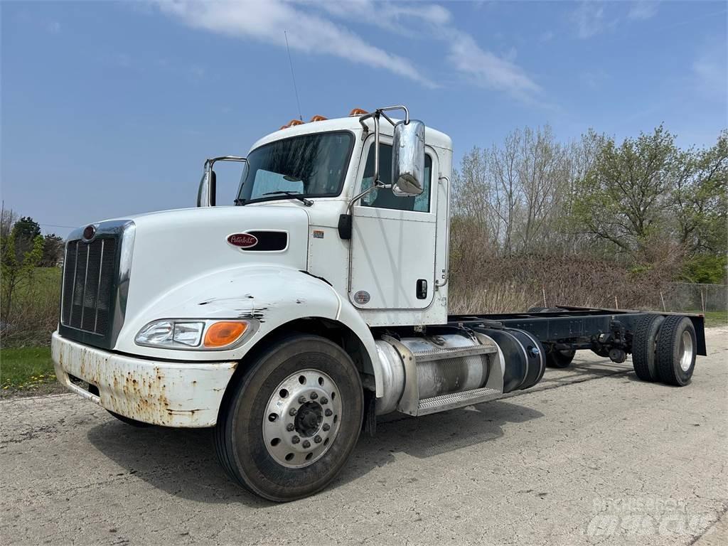 Peterbilt 337 Chassier