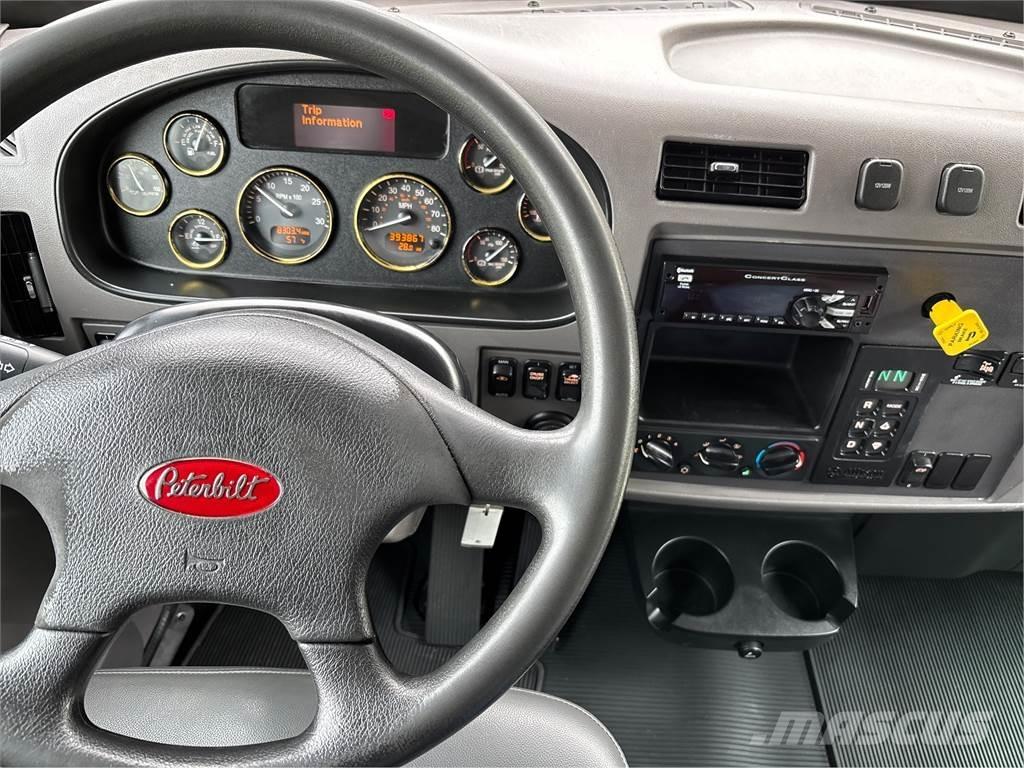 Peterbilt 348 Skåpbilar