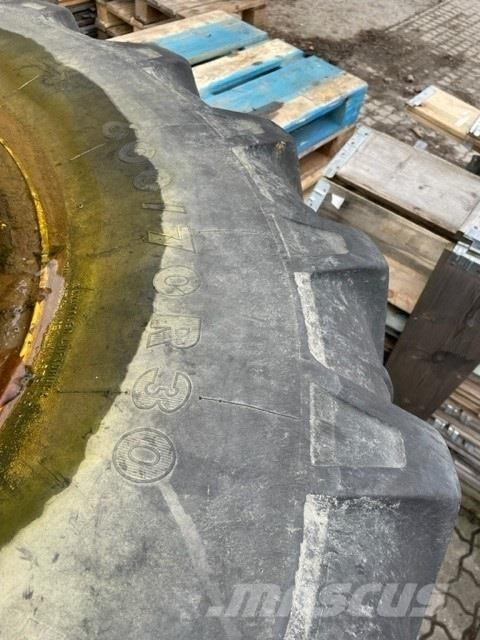  - - - Däck, hjul och fälgar