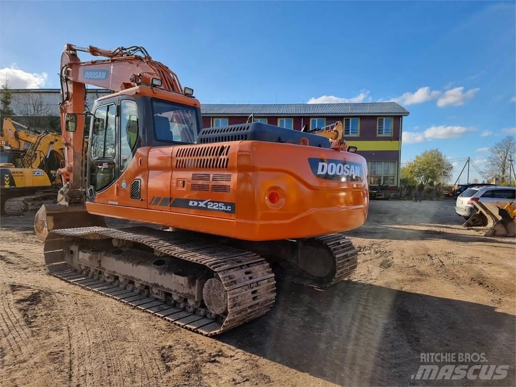 Doosan DX 225LC-3 Bandgrävare