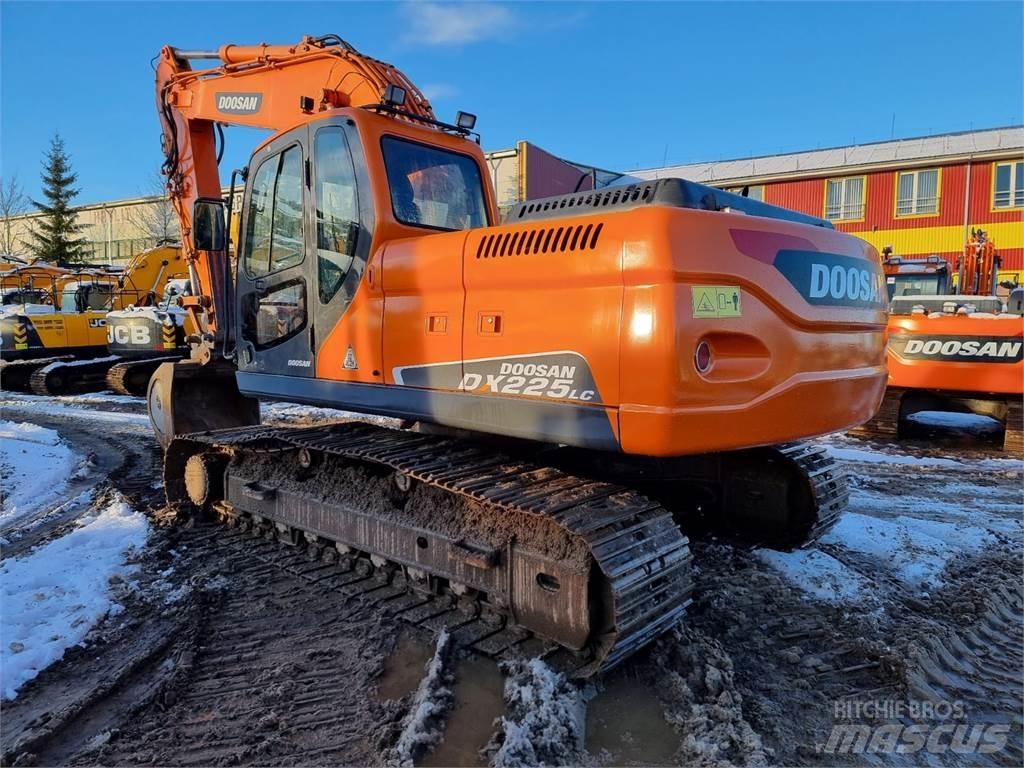 Doosan DX225LC Bandgrävare