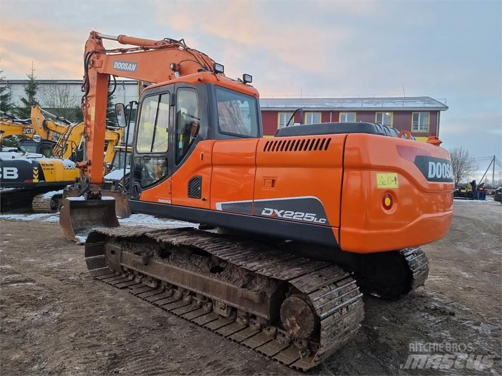 Doosan DX225LC Bandgrävare