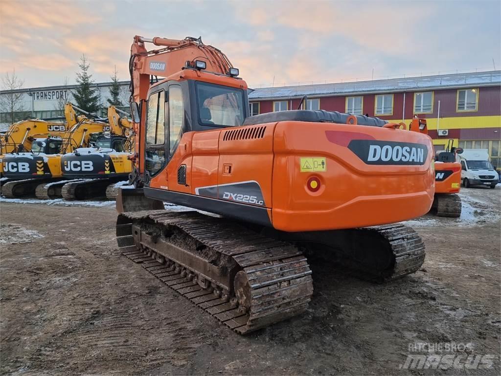 Doosan DX225LC Bandgrävare