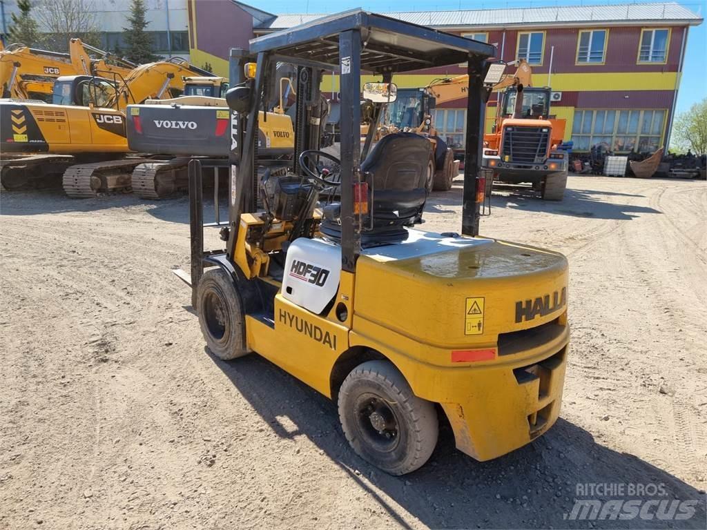 Hyundai Halla HDF30 Dieselmotviktstruckar