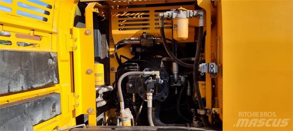 JCB JS220LC Plus + Bandgrävare
