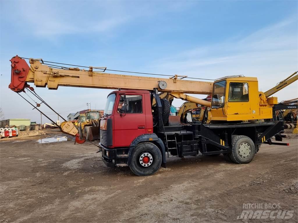 MAZ 533731 Allterrängkranar