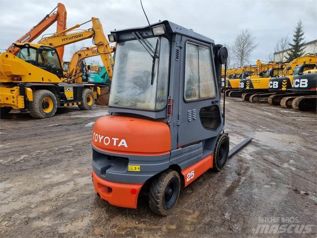 Toyota FD25 Dieselmotviktstruckar