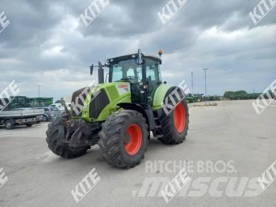 CLAAS Axion 820 Traktorer