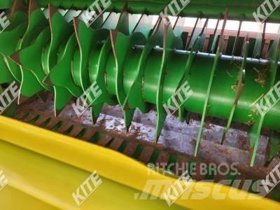 John Deere 568 Rundbalspressar