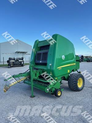 John Deere 854 Rundbalspressar