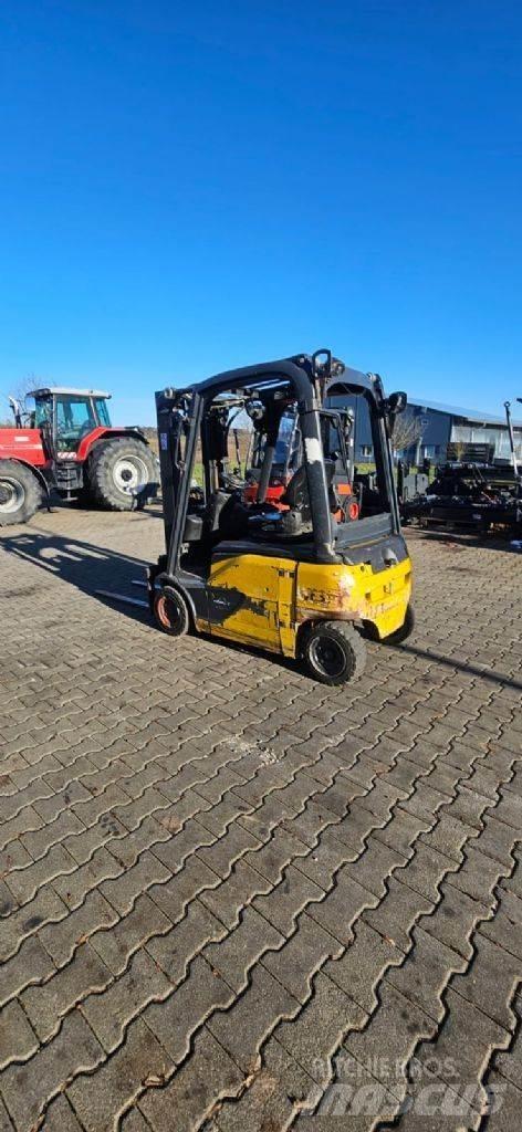 Linde E 16 P-02 Elmotviktstruckar