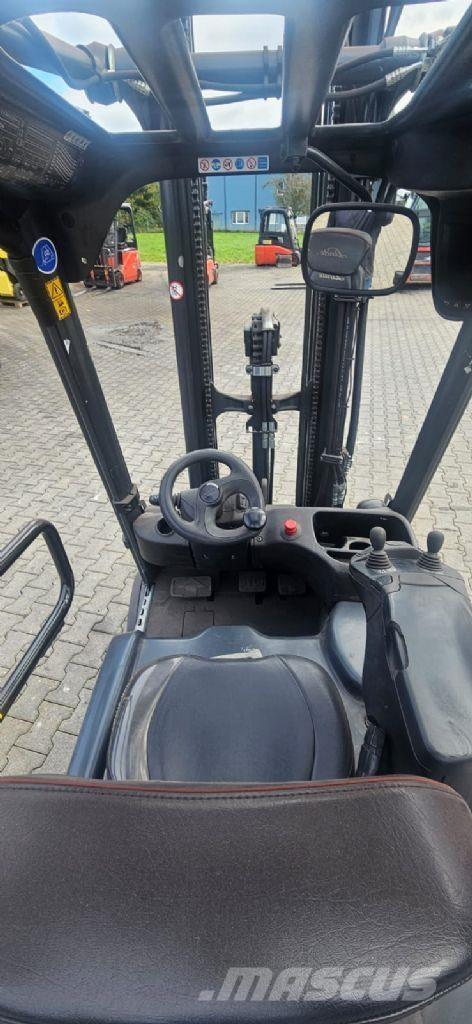 Linde E 18-02 Elmotviktstruckar