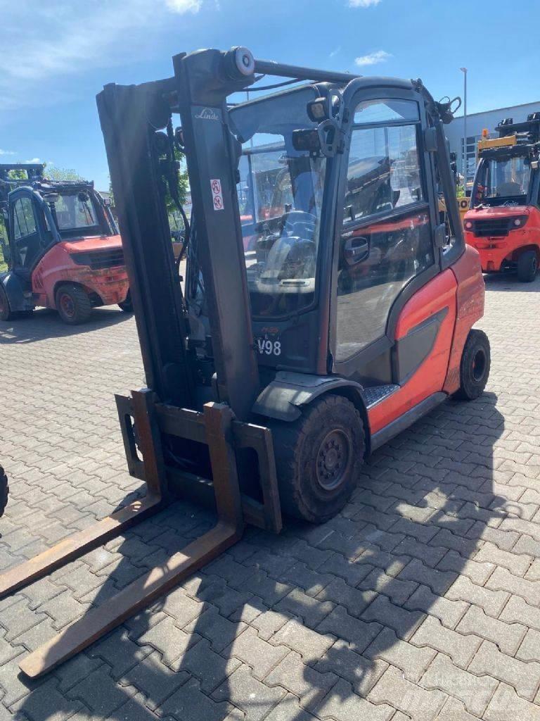 Linde H 35 T-01 Gasolmotviktstruckar