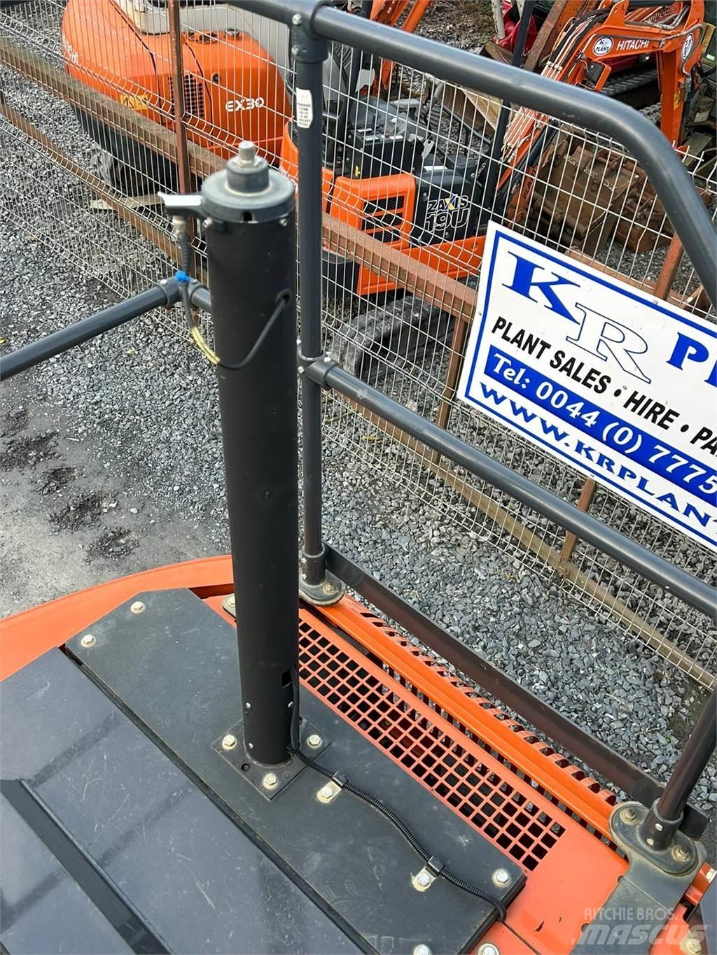Hitachi ZX130LCN-6 Bandgrävare