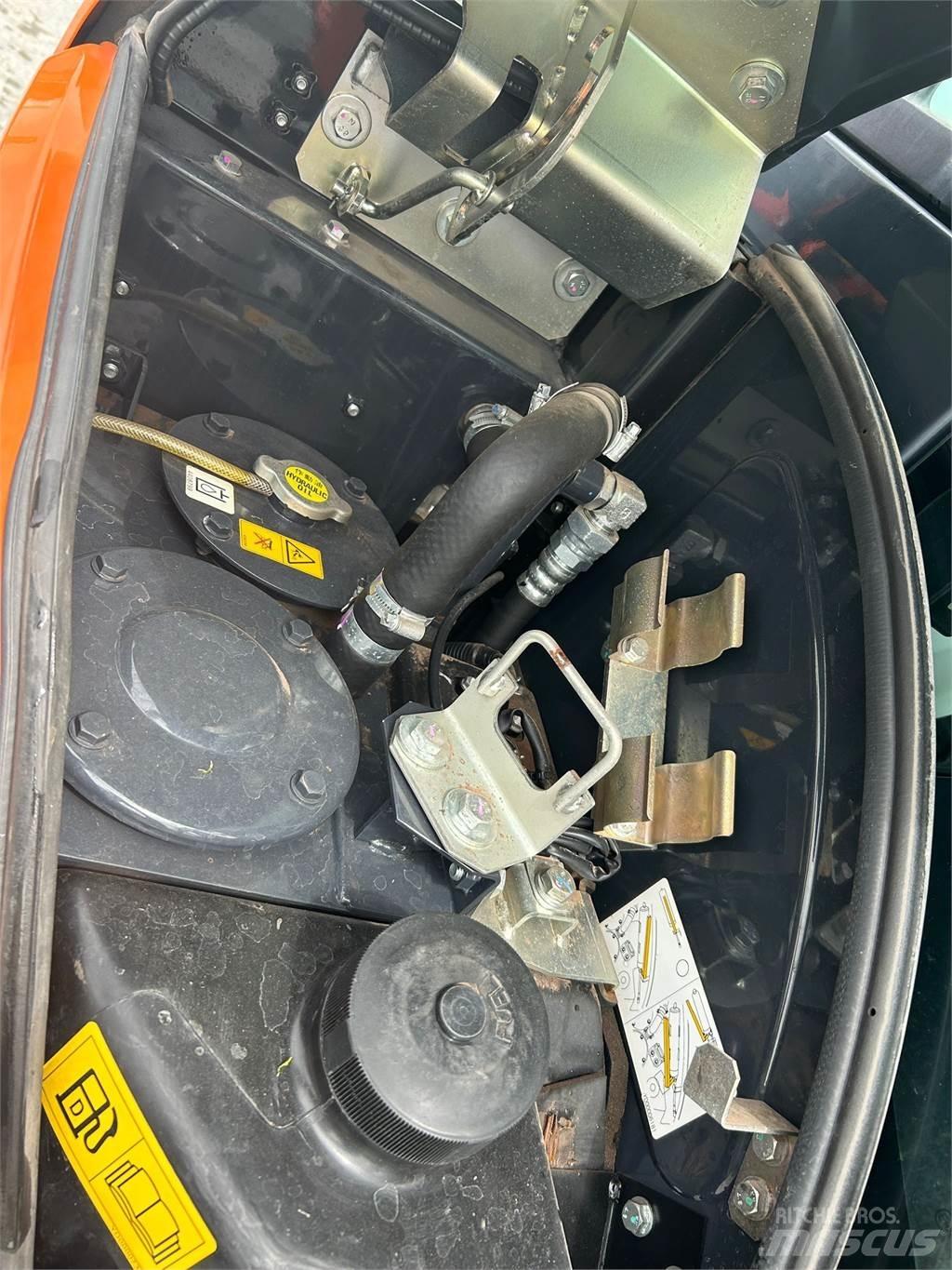 Hitachi ZX38U-6 Bandgrävare