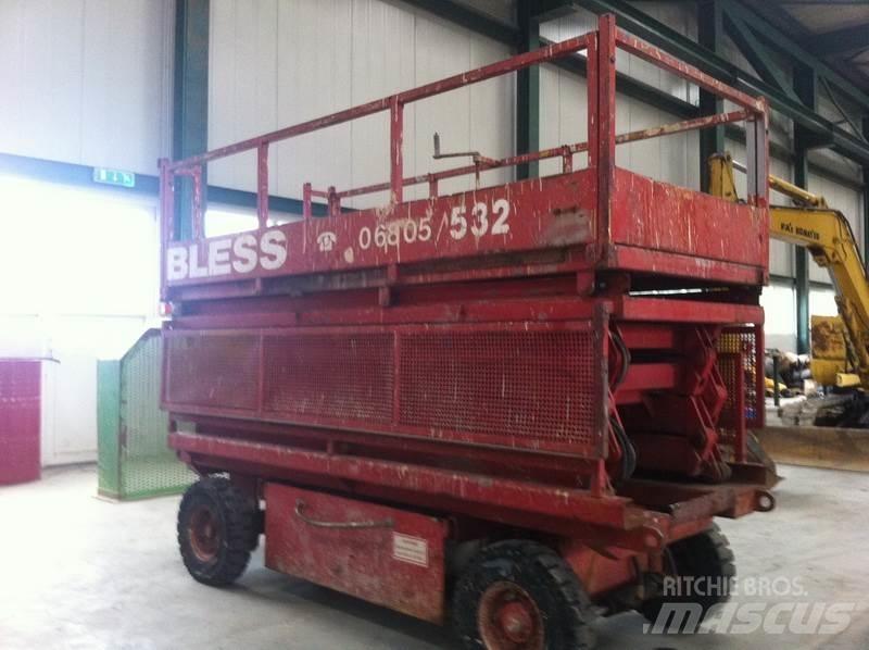  AZ 1009 Bomliftar