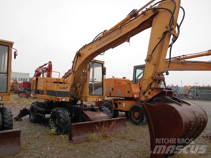 CAT 212B FT Hjulgrävare