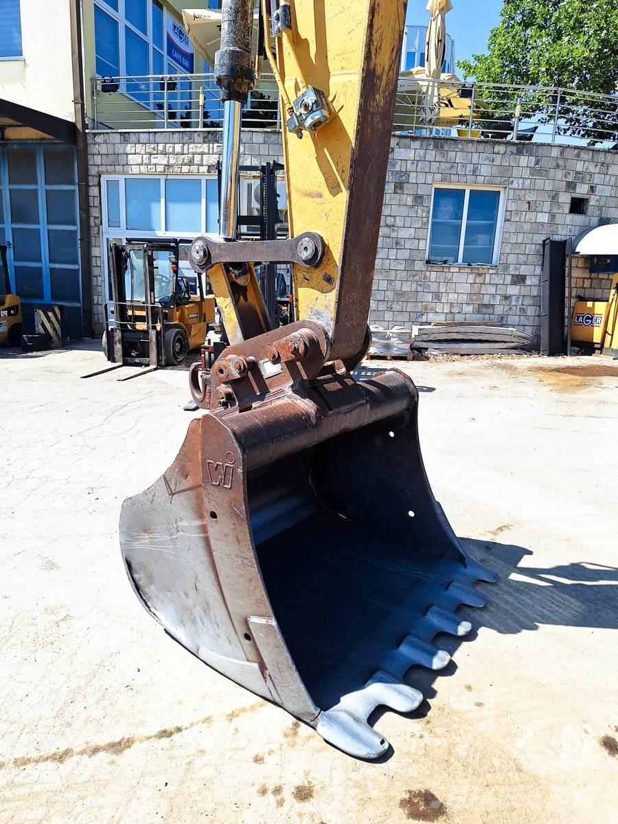 CAT 323D Bandgrävare
