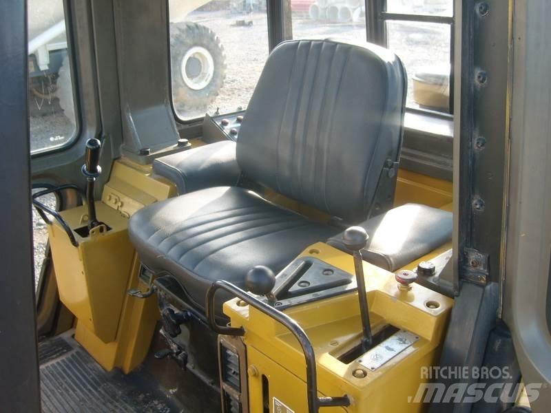 CAT 943 Bandlastare