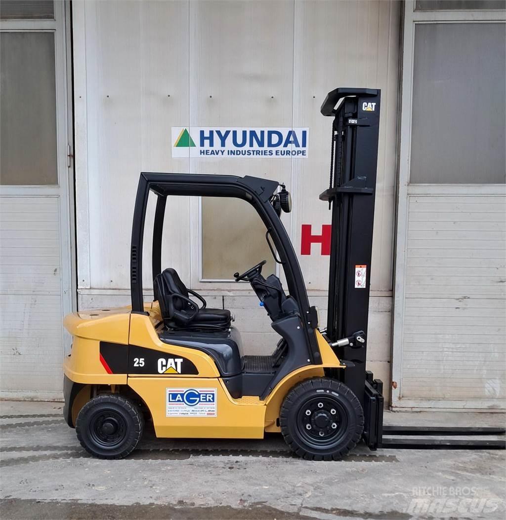CAT DP25N Dieselmotviktstruckar