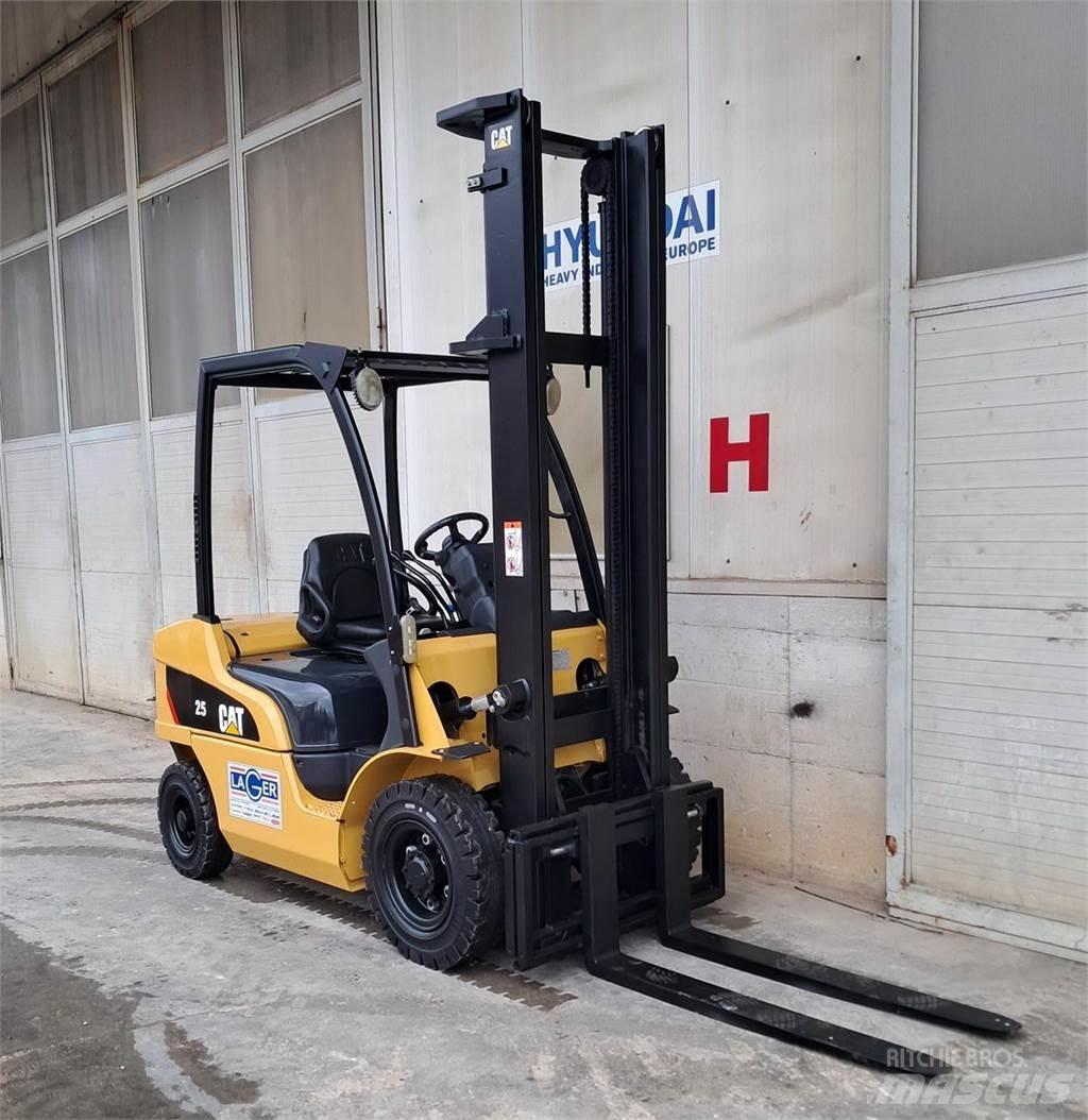 CAT DP25N Dieselmotviktstruckar