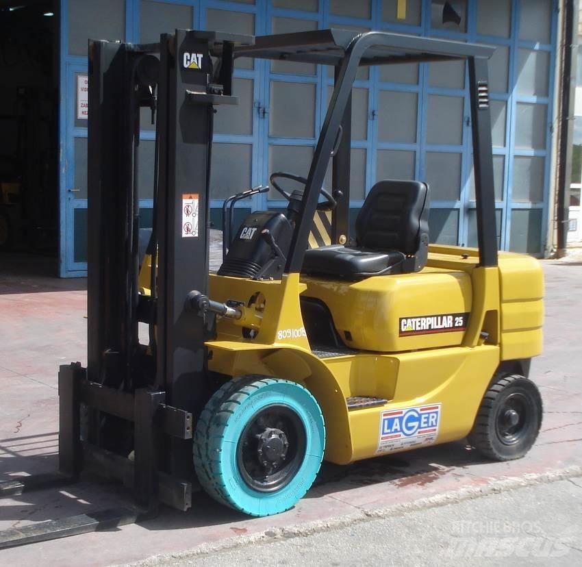 CAT GP25 Gasolmotviktstruckar