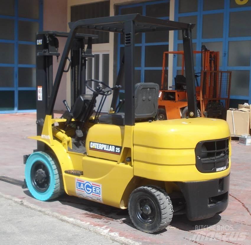 CAT GP25 Gasolmotviktstruckar