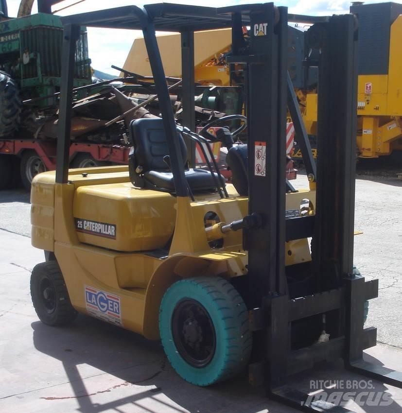 CAT GP25 Gasolmotviktstruckar