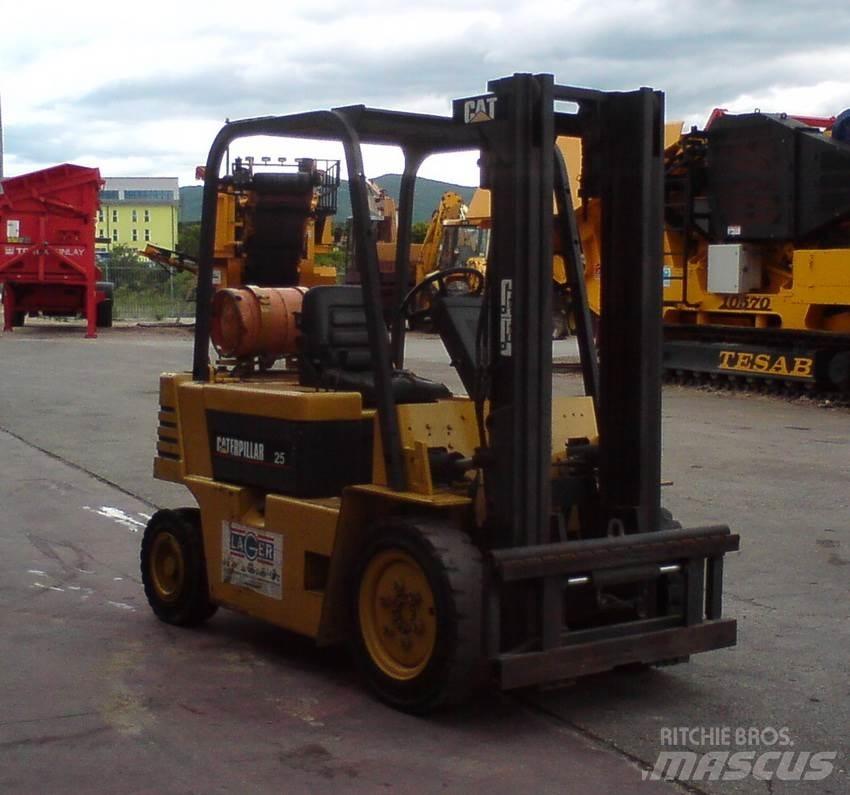 CAT GP25-2 Gasolmotviktstruckar