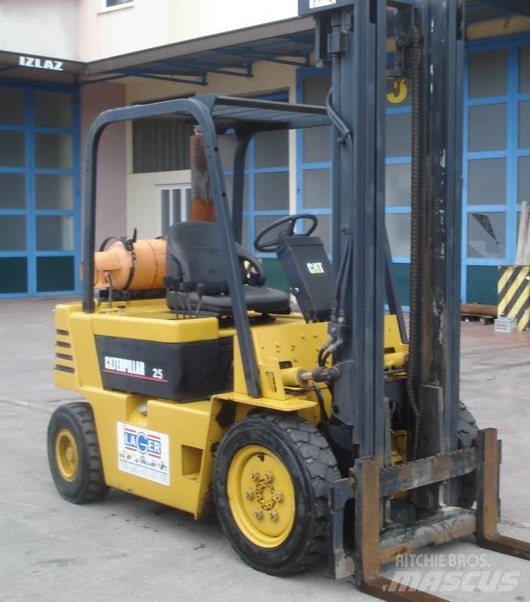 CAT GP25-2 Gasolmotviktstruckar