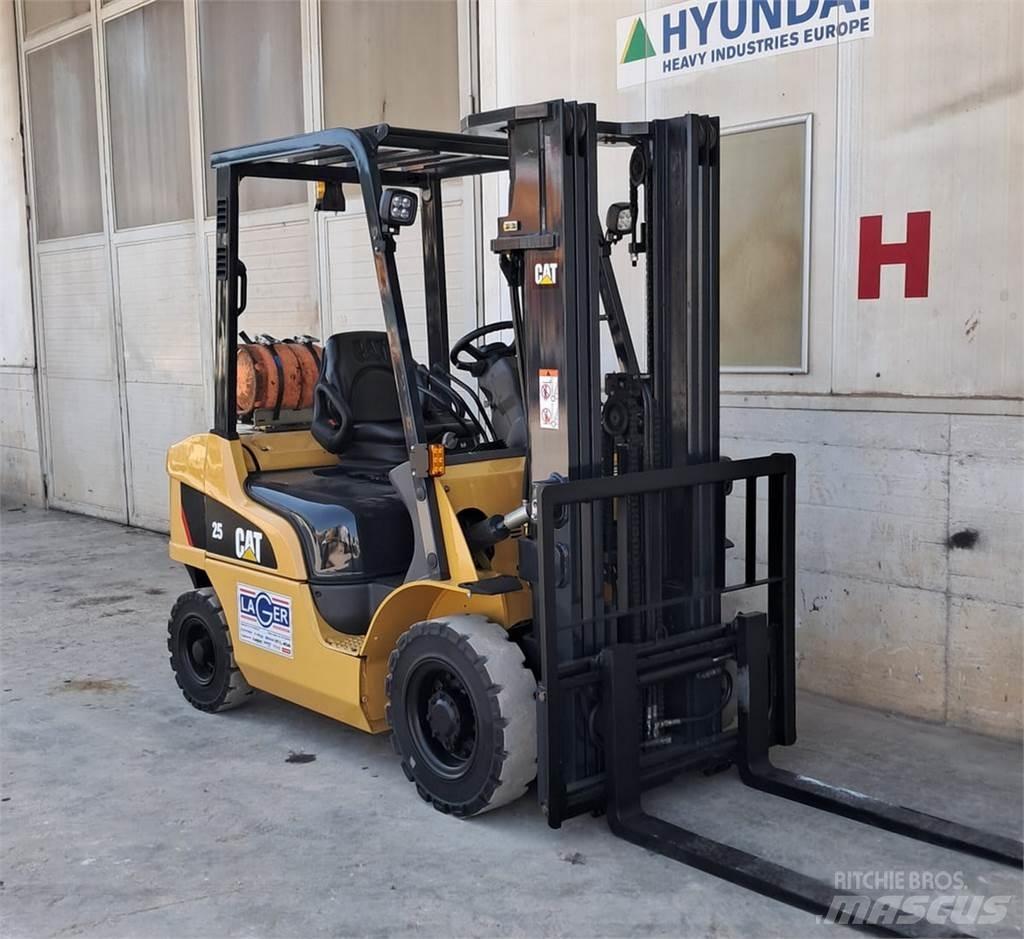 CAT GP25NT Gasolmotviktstruckar