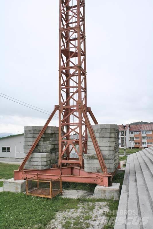 Fering F42-13 Byggkranar