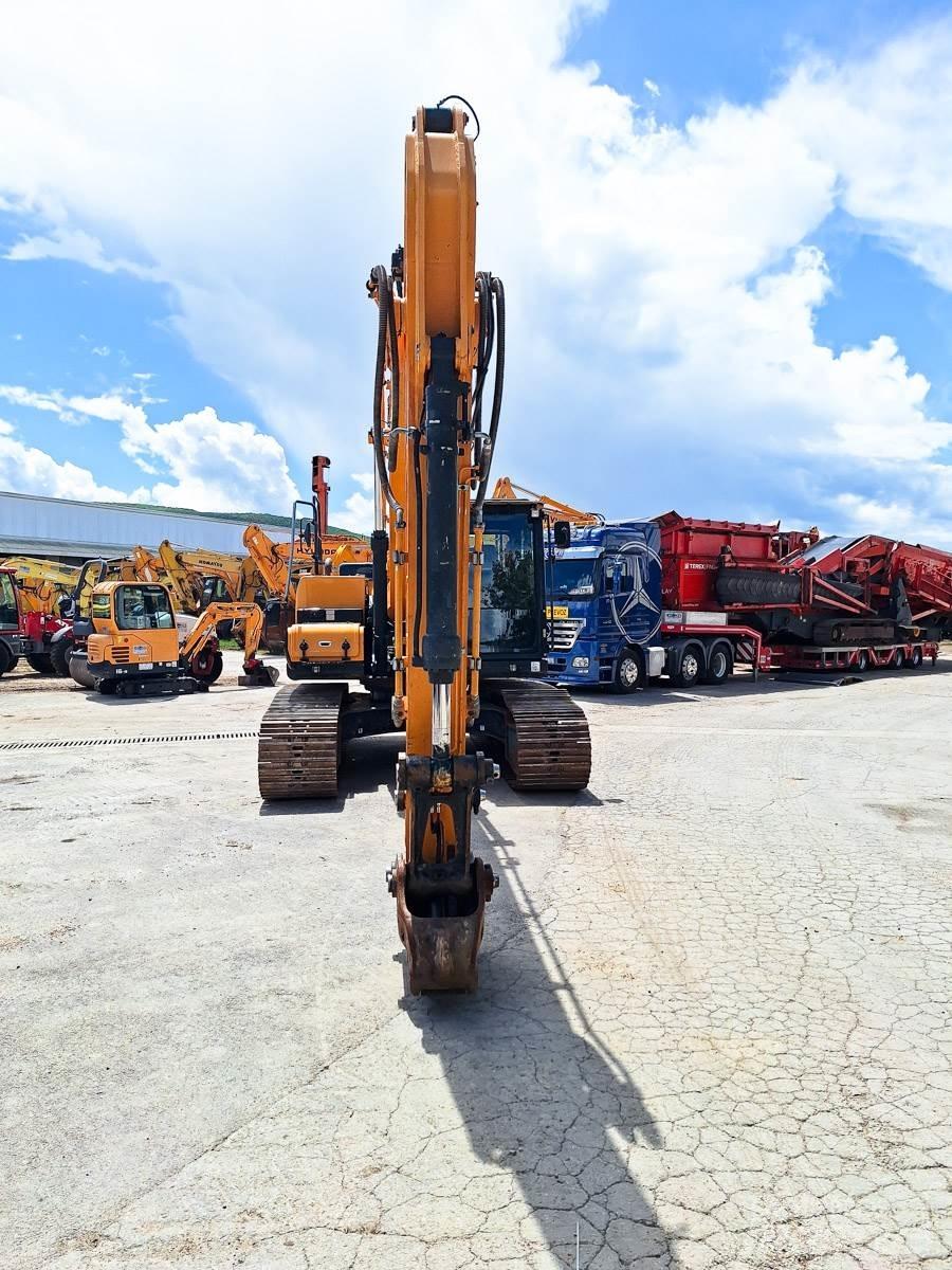 Hyundai HX220L Bandgrävare