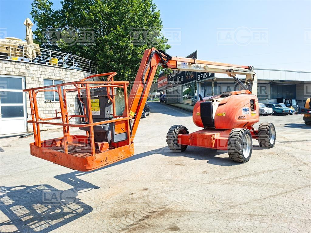 JLG 600AJ Bomliftar