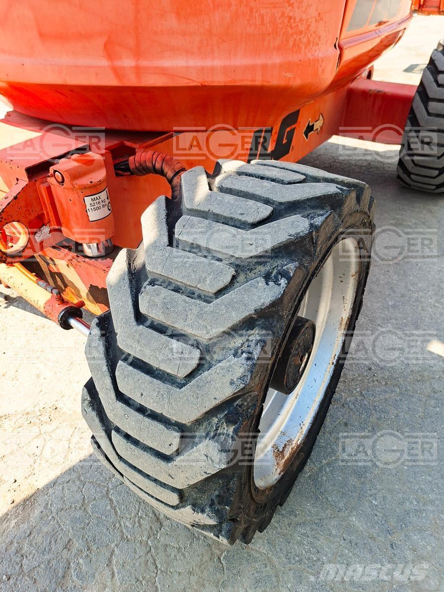 JLG 600AJ Bomliftar
