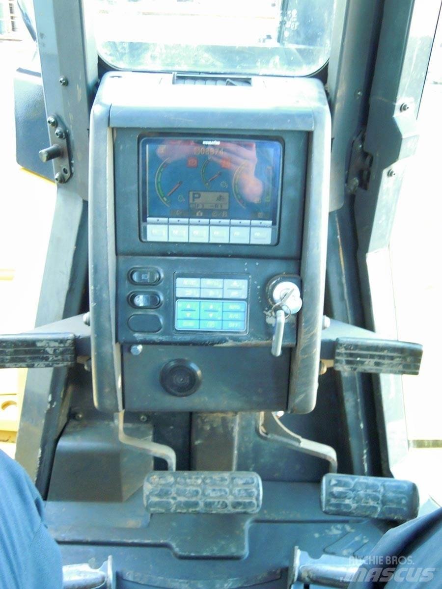 Komatsu D155AX-6 Bandschaktare