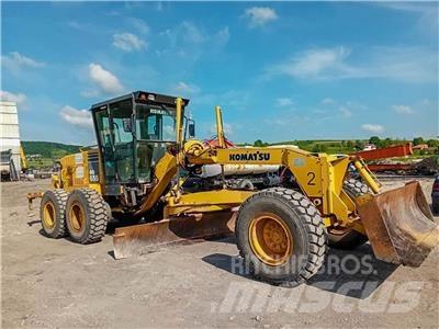 Komatsu GD655-3A Väghyvlar