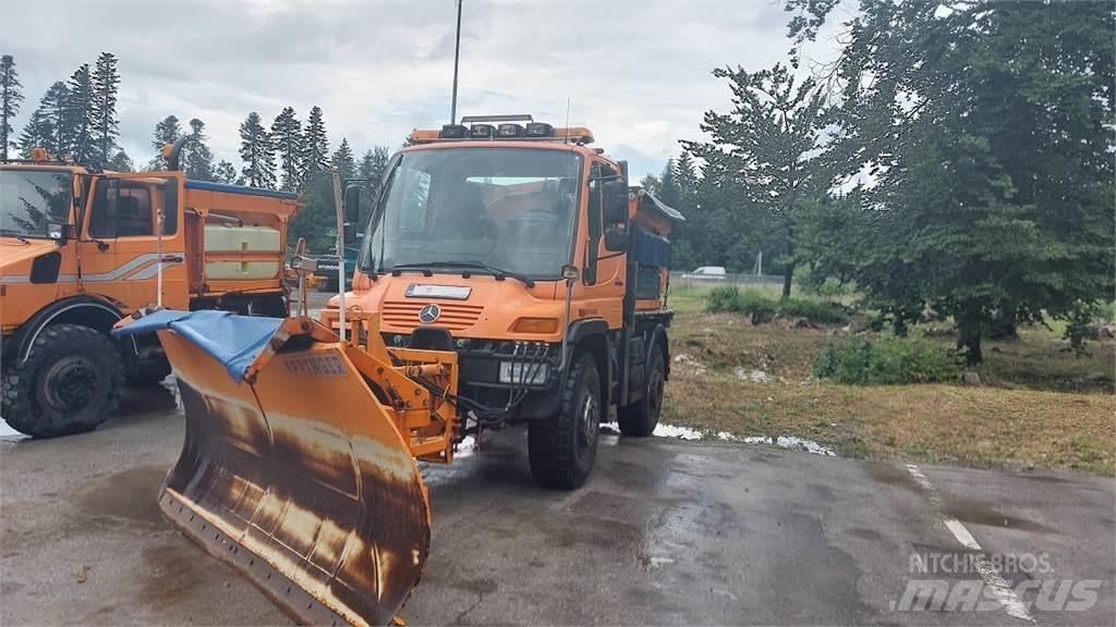 Mercedes-Benz Unimog U400 Plogbilar