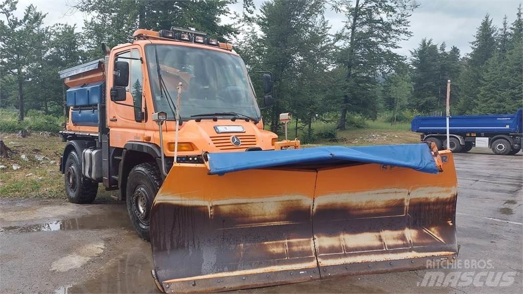 Mercedes-Benz Unimog U400 Plogbilar