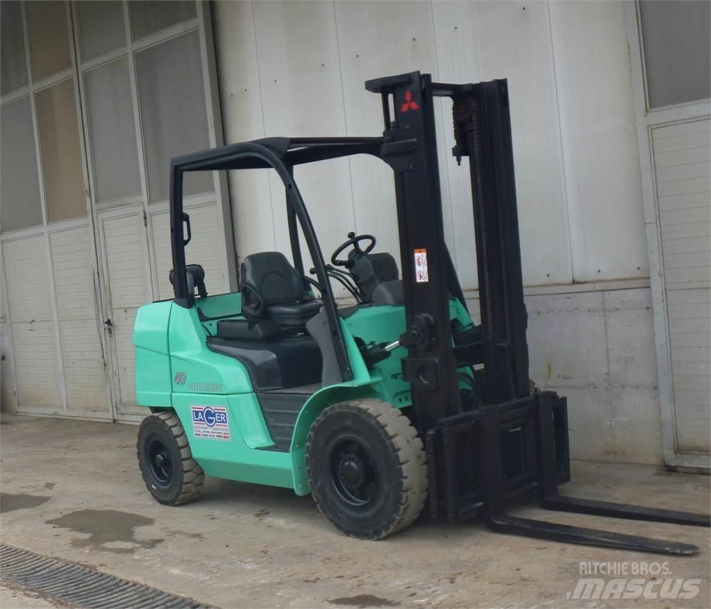 Mitsubishi FD40N Dieselmotviktstruckar