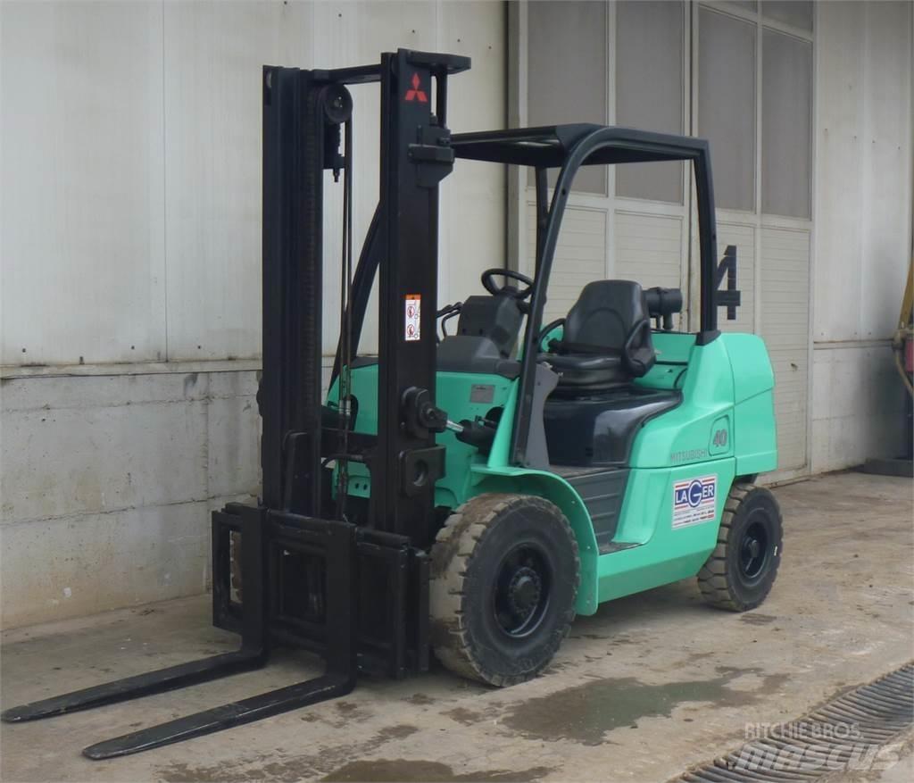 Mitsubishi FD40N Dieselmotviktstruckar
