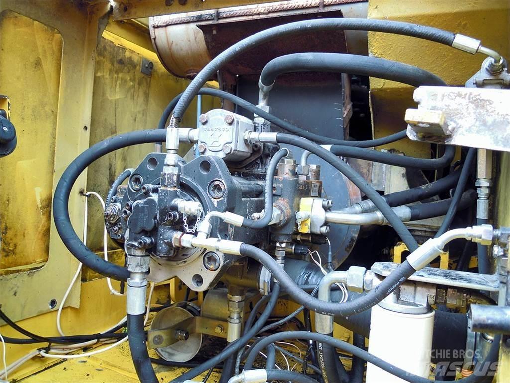 New Holland E305 Bandgrävare